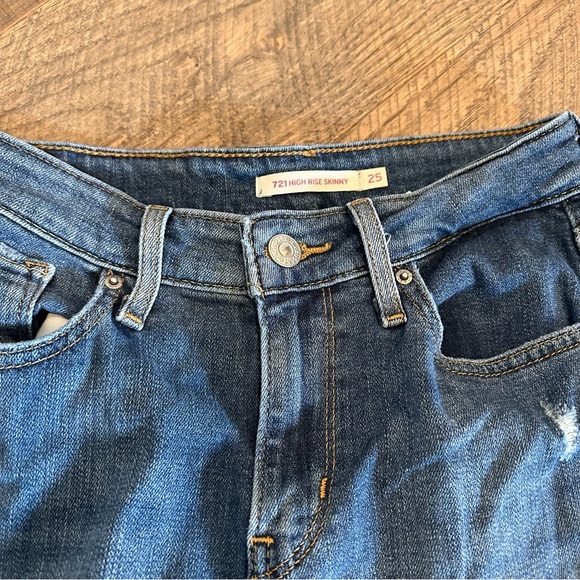 Blogger Fav💞 Levi’s 721 High Rise Skinny Jeans - Picture 3 of 3